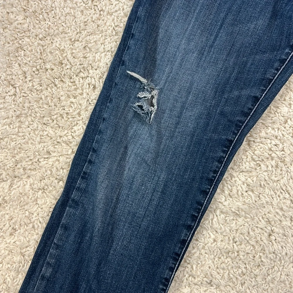 MAVI 36x34 Jake straight leg jeans with distressing and right leg small hole
